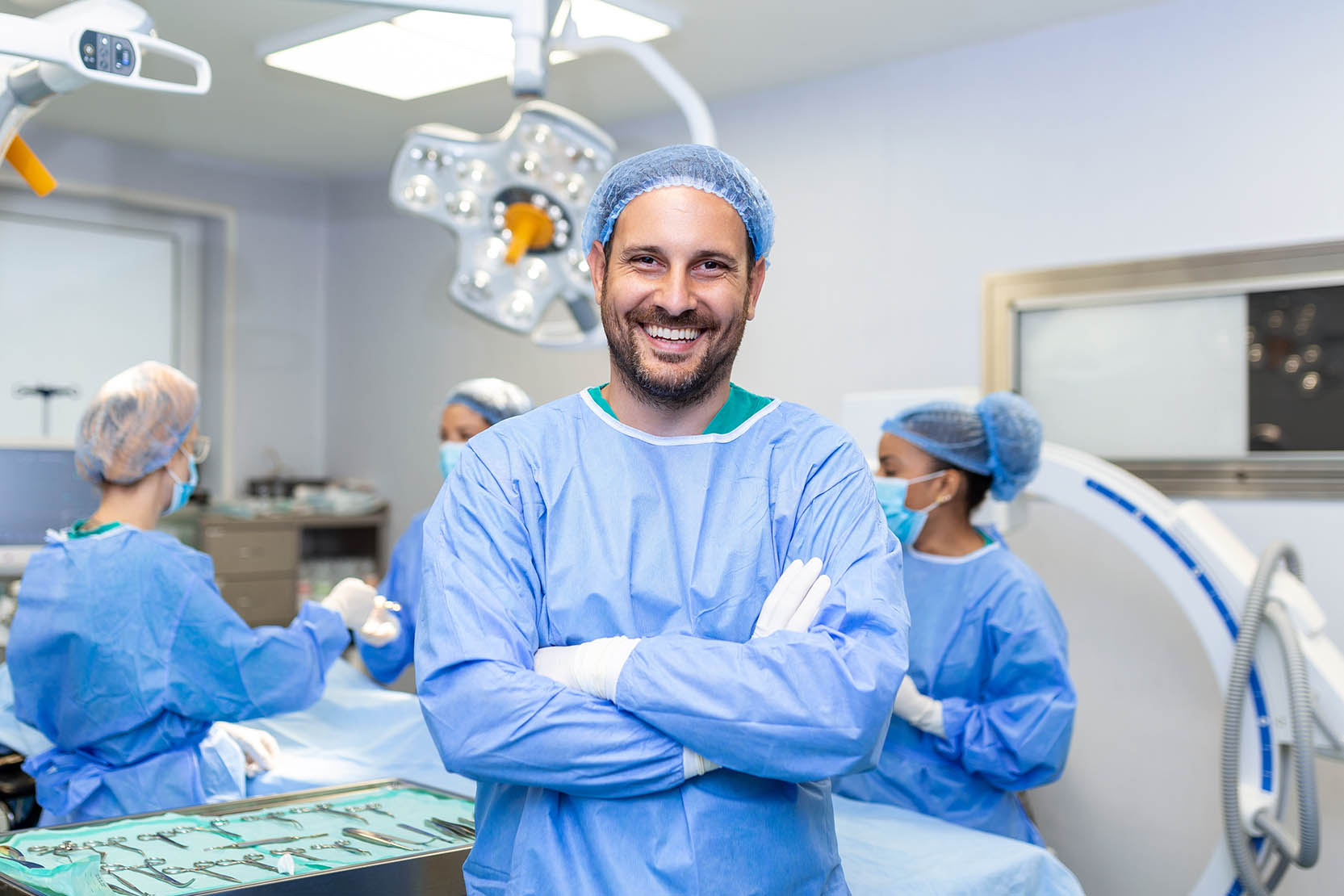 Portrait,Of,Male,Surgeon,In,Operation,Theater,Looking,At,Camera.