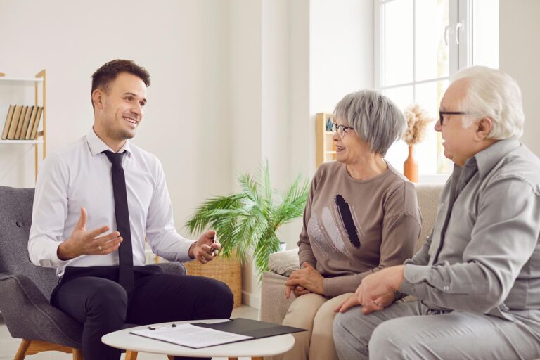 Senior,Pair,And,Young,Consultant,Talking,,Giving,Expert,Advice,,Help,